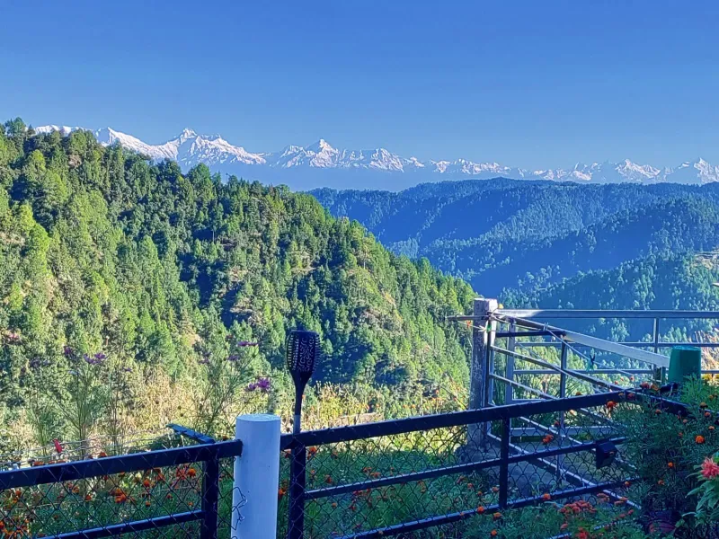 Luxe 4BHK Himalayan Range View - Madalsa Home
