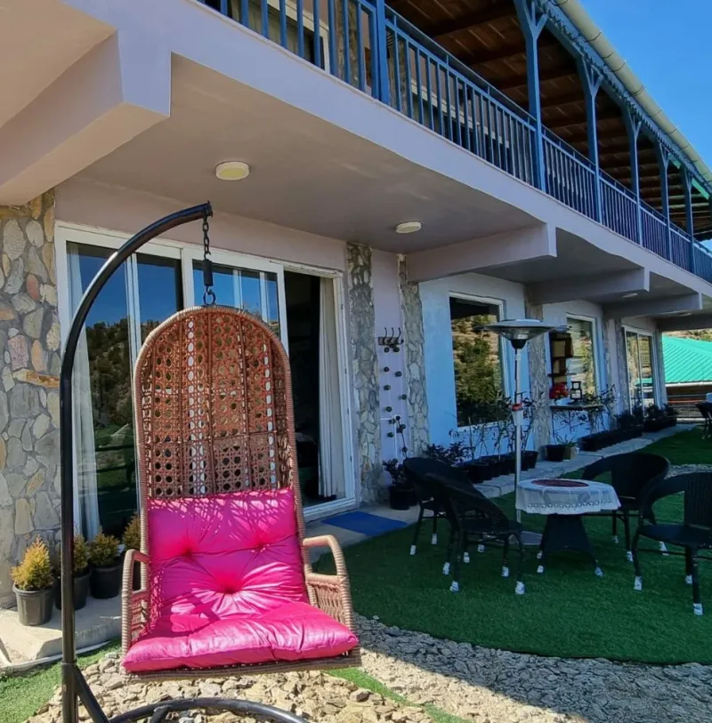 Luxe 4BHK Himalayan Range View - Madalsa Home