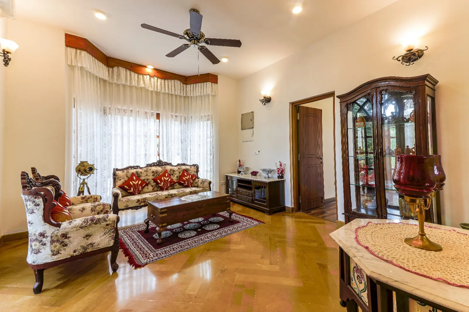 Ready to Move 4 bhk Luxury villa