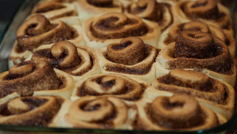 A picture of cinnamon buns in a pan.