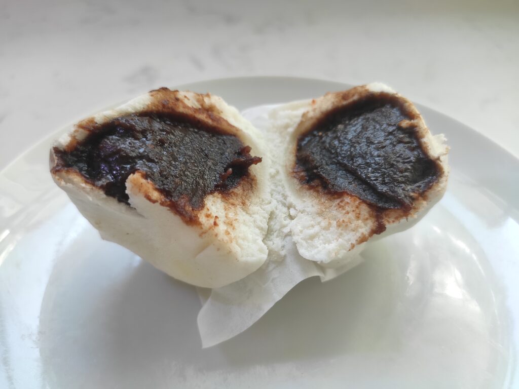 Guang Ji Bao Zai: Red Bean Pau Filling