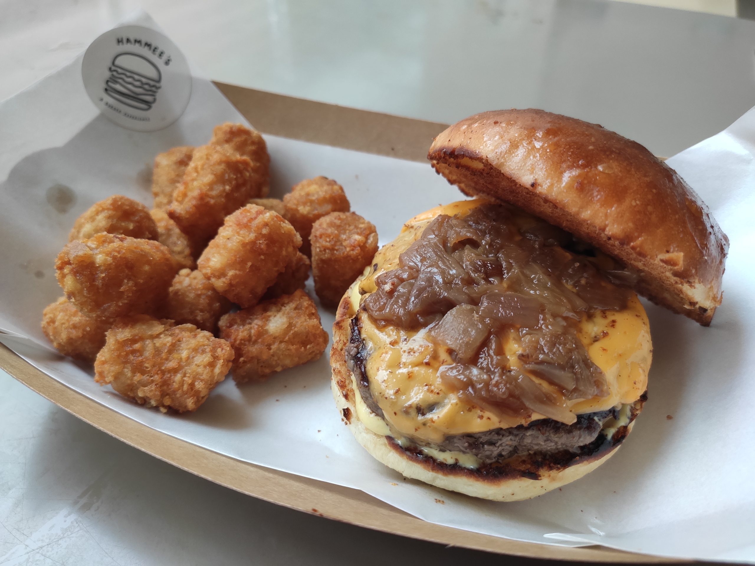 Hammee's: Classic Cheeseburger with Tater Tots