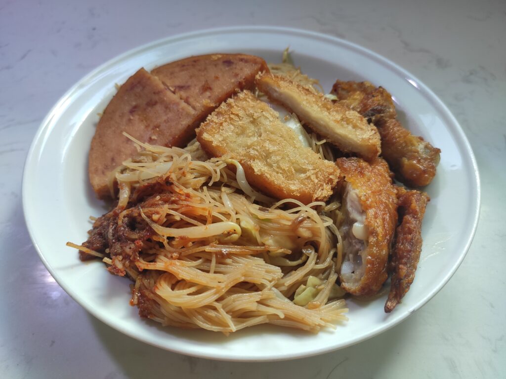 Mei Jia Fried Bee Hoon: Fried Mee Hoon with Chicken Wing, Luncheon Meat, Fish Fillet