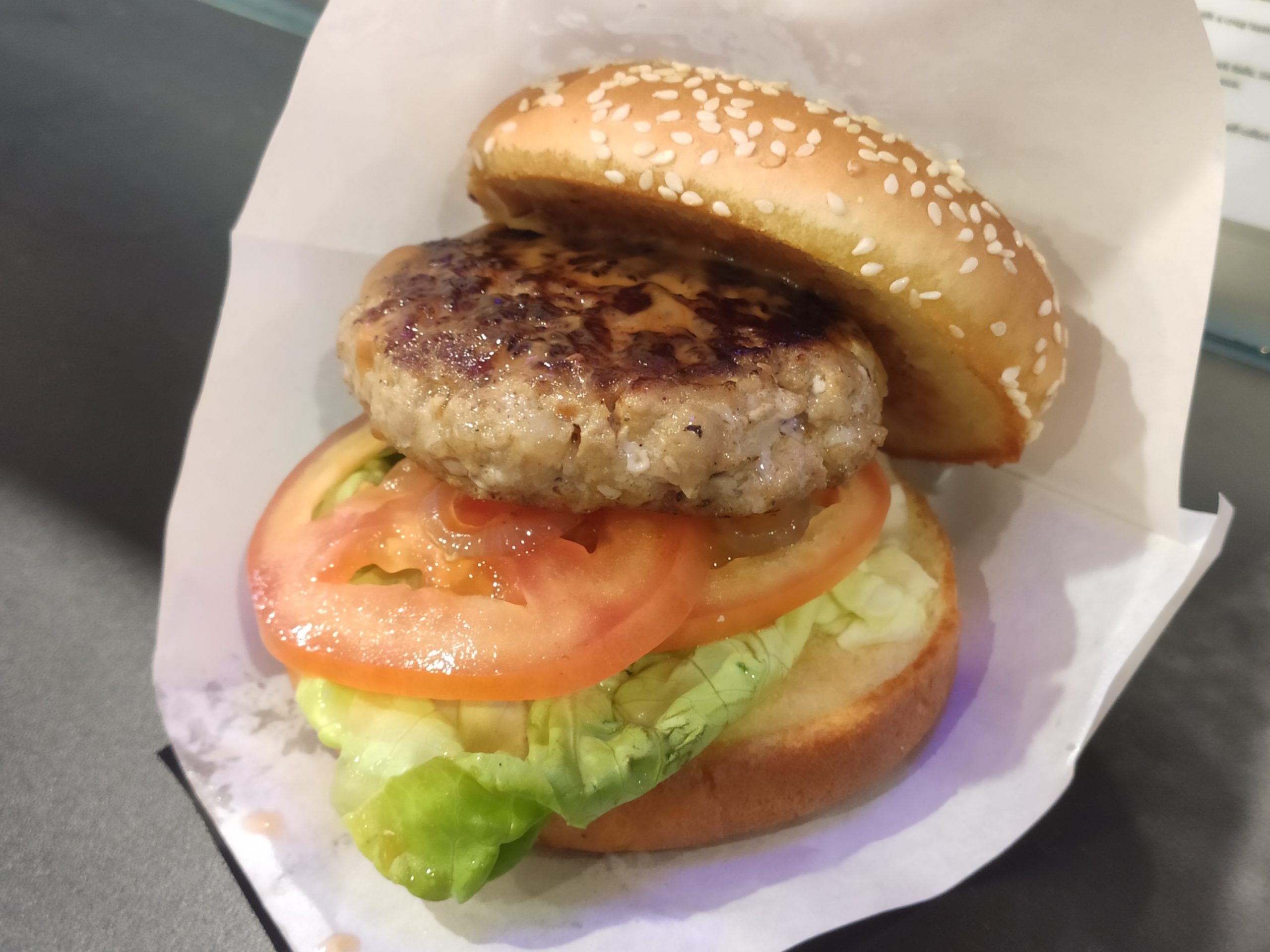 Zipp Burger & Pasta: Grilled Pork Burger