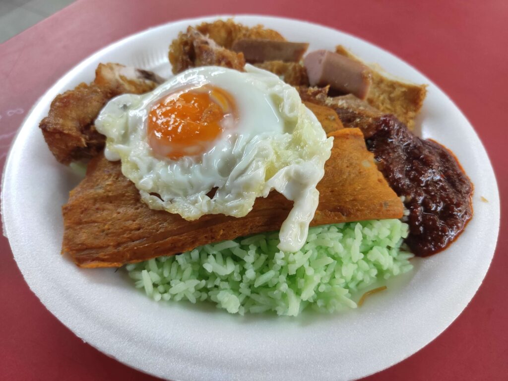 Economic Bee Hoon Nasi Lemak Chinatown Complex: Nasi Lemak