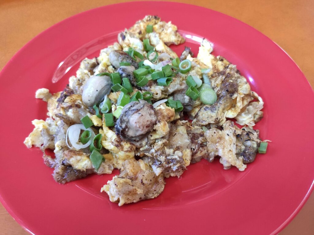 Maxwell Wah Soon Kei Carrot Cake: Fried Oyster Omelette