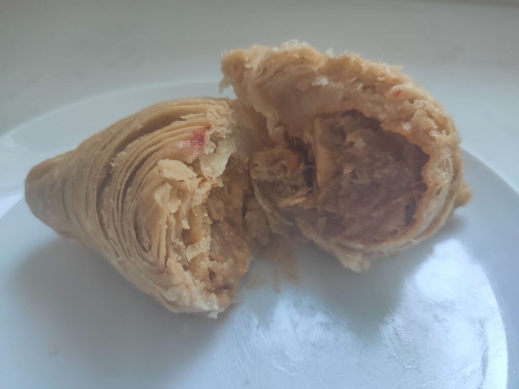 Wang Wang Crispy Curry Puff: Sardine Puff Filling