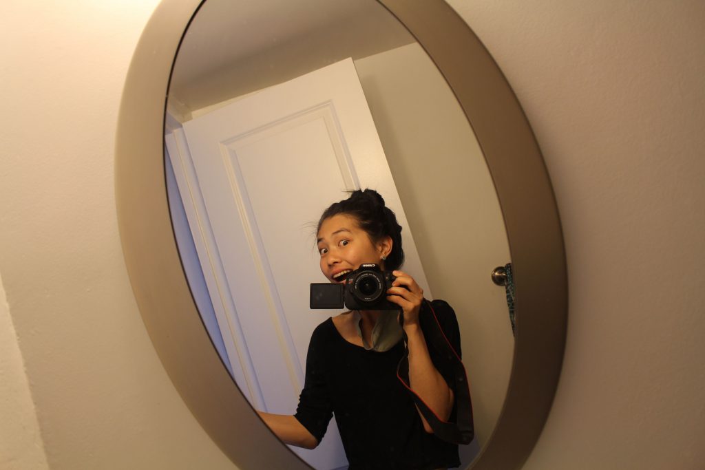 selfie skinny with crop top and dslr