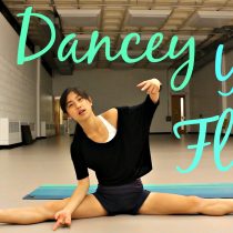 dancey-yoga-flow-workout horizontal splits
