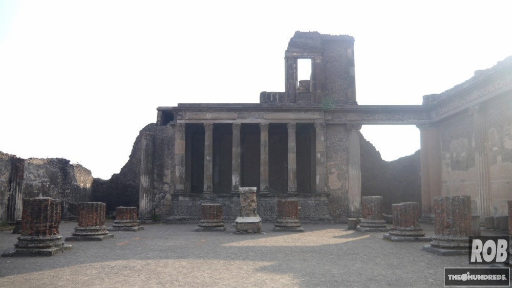 pompeii temple