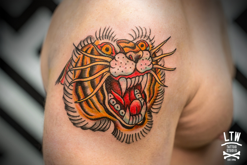 Bodysuit tattoo - Avantgarde Tattoo Barcelona