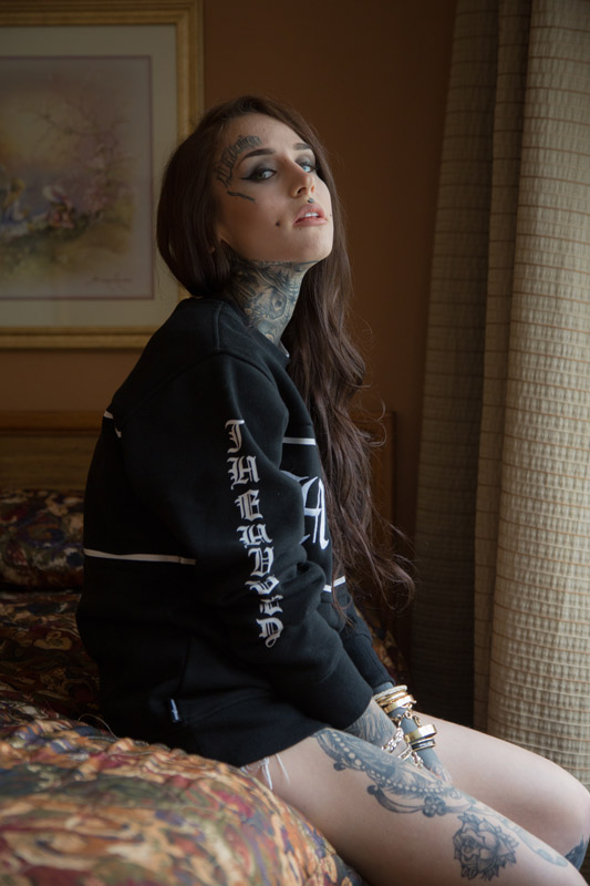 Monami Frost, Meeting Monami Frost, tattooed babes, 