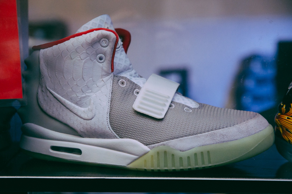 nike air yeezy 2 patta