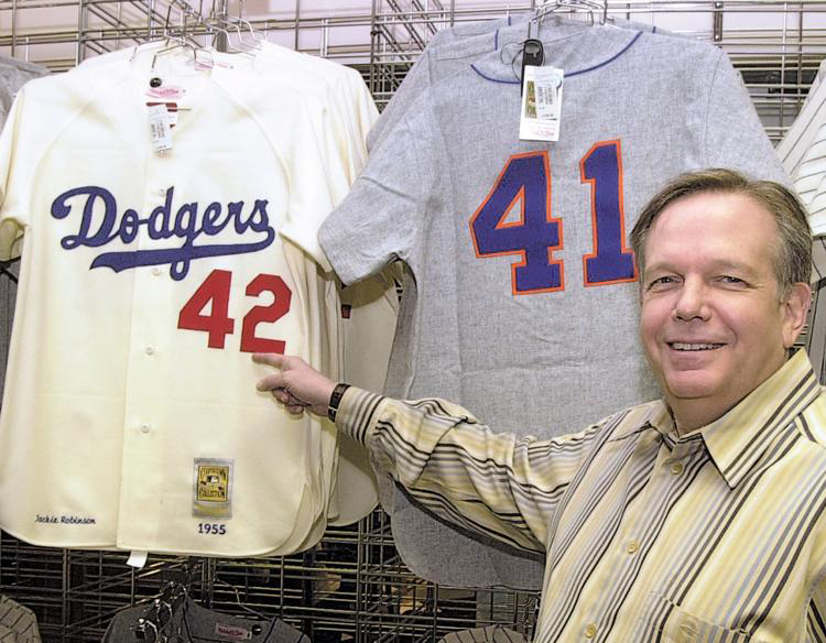 Mitchell & Ness bringing throwback jersey pop-up to Public Square