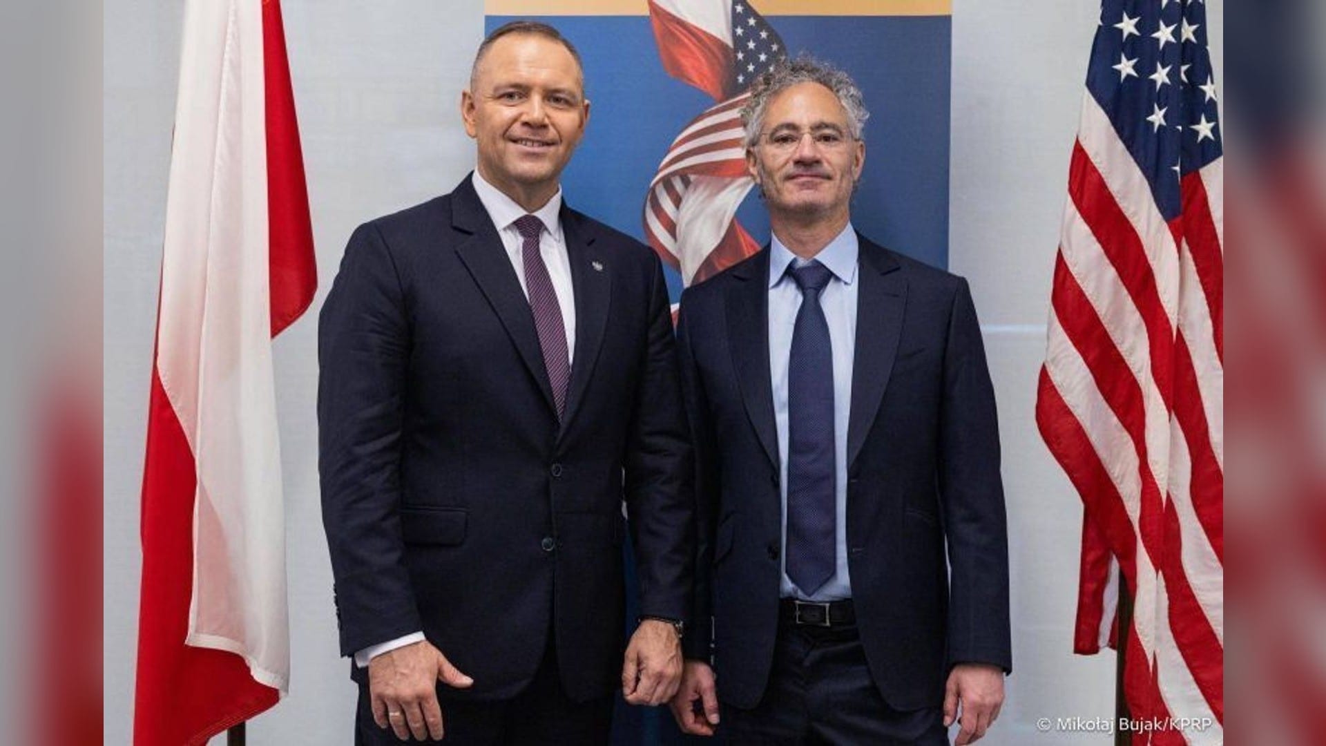 El consejero delegado de Palantir, Alex Karp, con el presidente polaco, Karol Nawrocki, en Nueva York