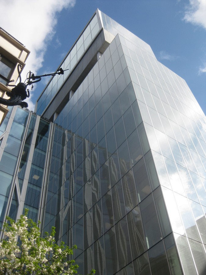 New Court, the glass headquarters of Rothschild & Co in the City of London