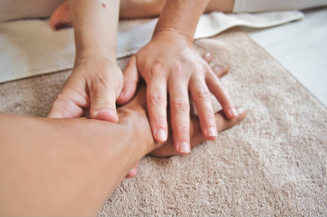 Bowen Hand Massage