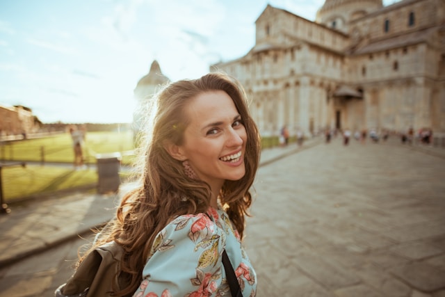 WomanSoloTravel5.jpg