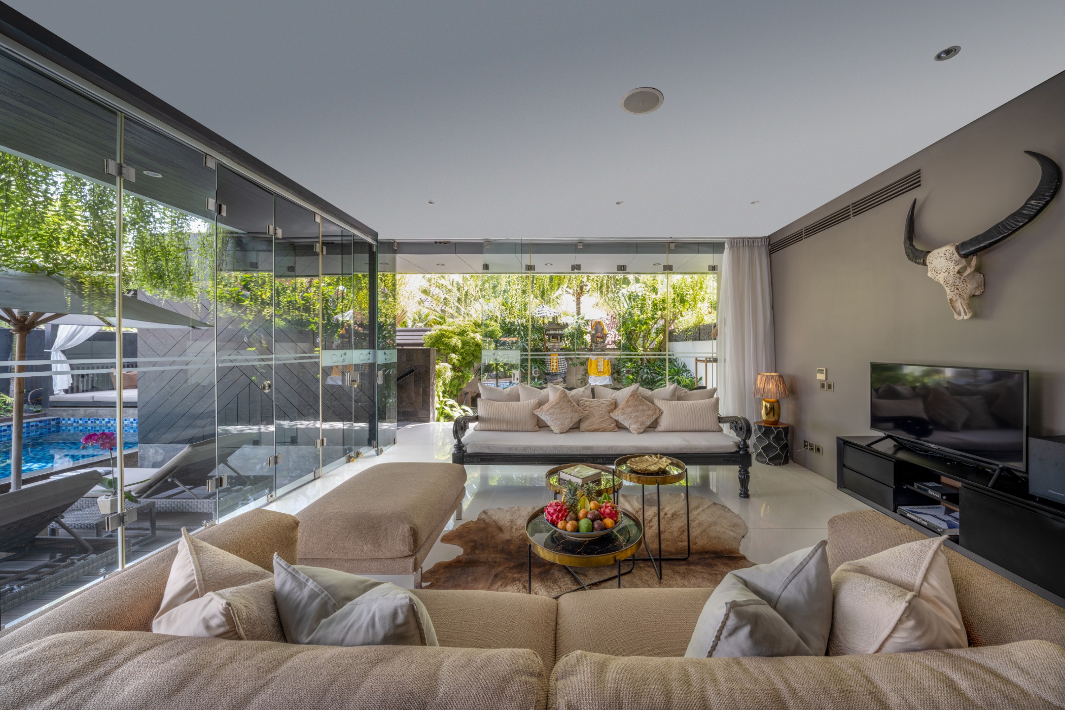 VillaBalimu_Seminyak_Bali_03_LivingArea