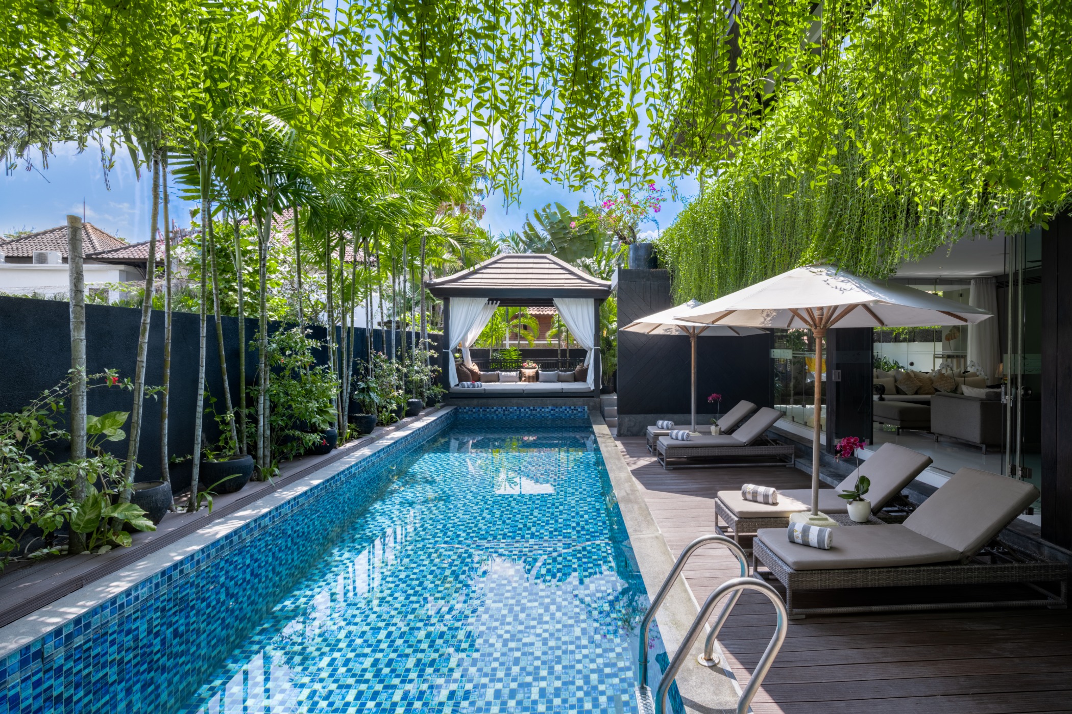 VillaBalimu_Seminyak_Bali_15_Poolside