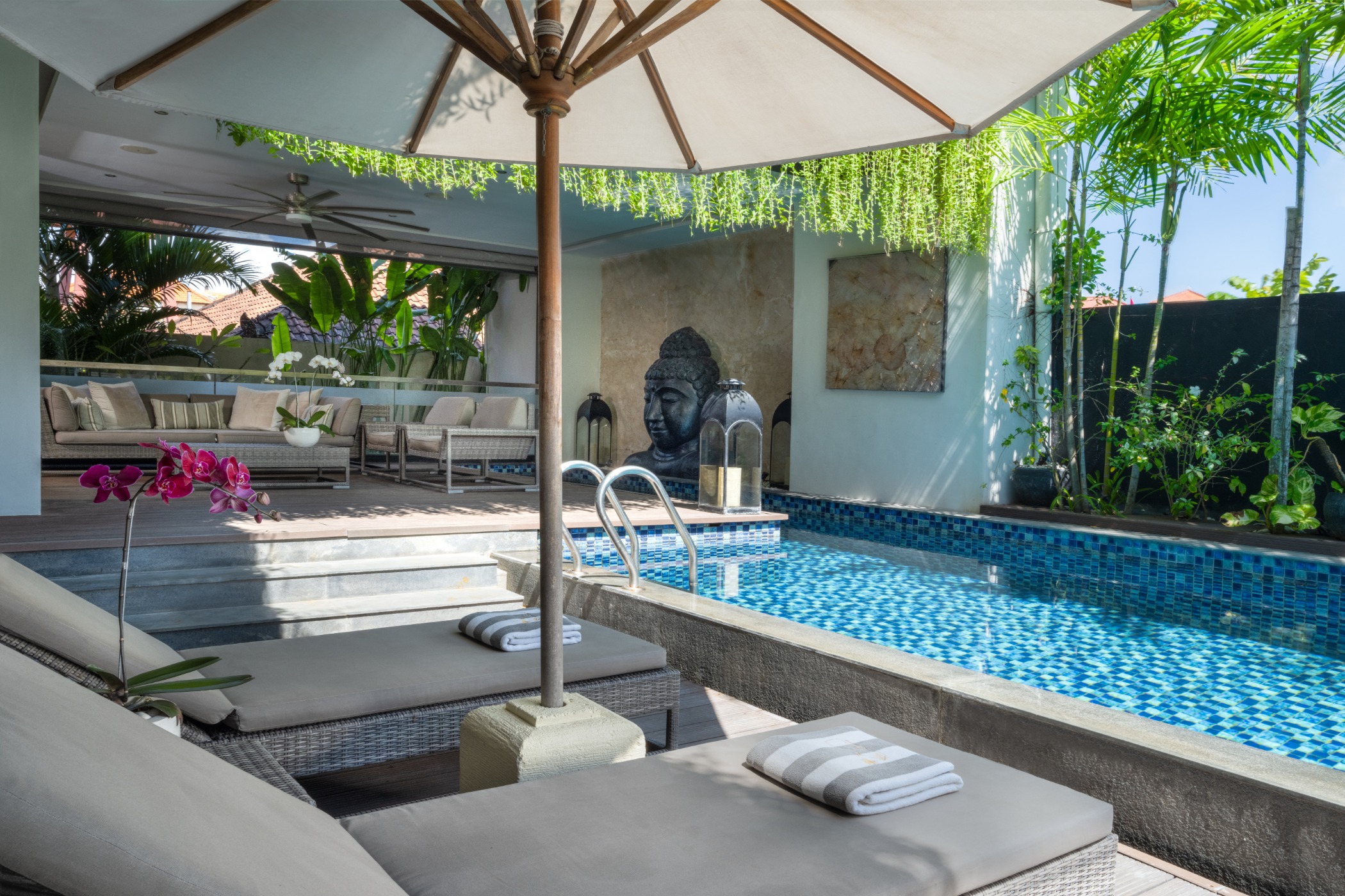 VillaBalimu_Seminyak_Bali_16_Poolside