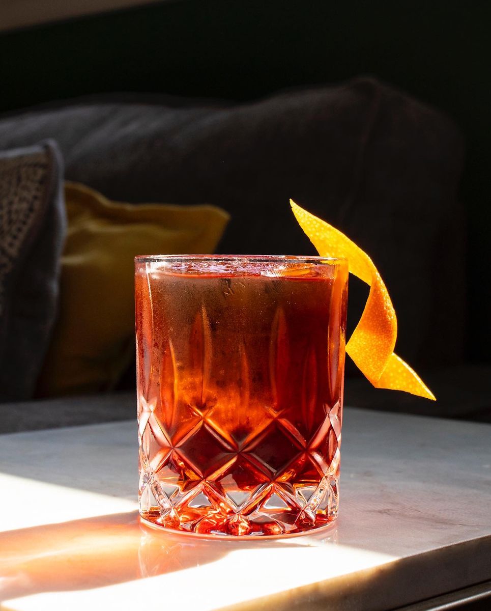 It’s Negroni week! So, here’s my prettiest Negroni! And all week? Well, I love Negronis as much as the next guy but I didn’t want to make and drink four of them this weekend but maybe we’ll throw a riff in there for good measure. Obviosuly an incredible cocktail and one that’s always fun to riff on! Cheers!