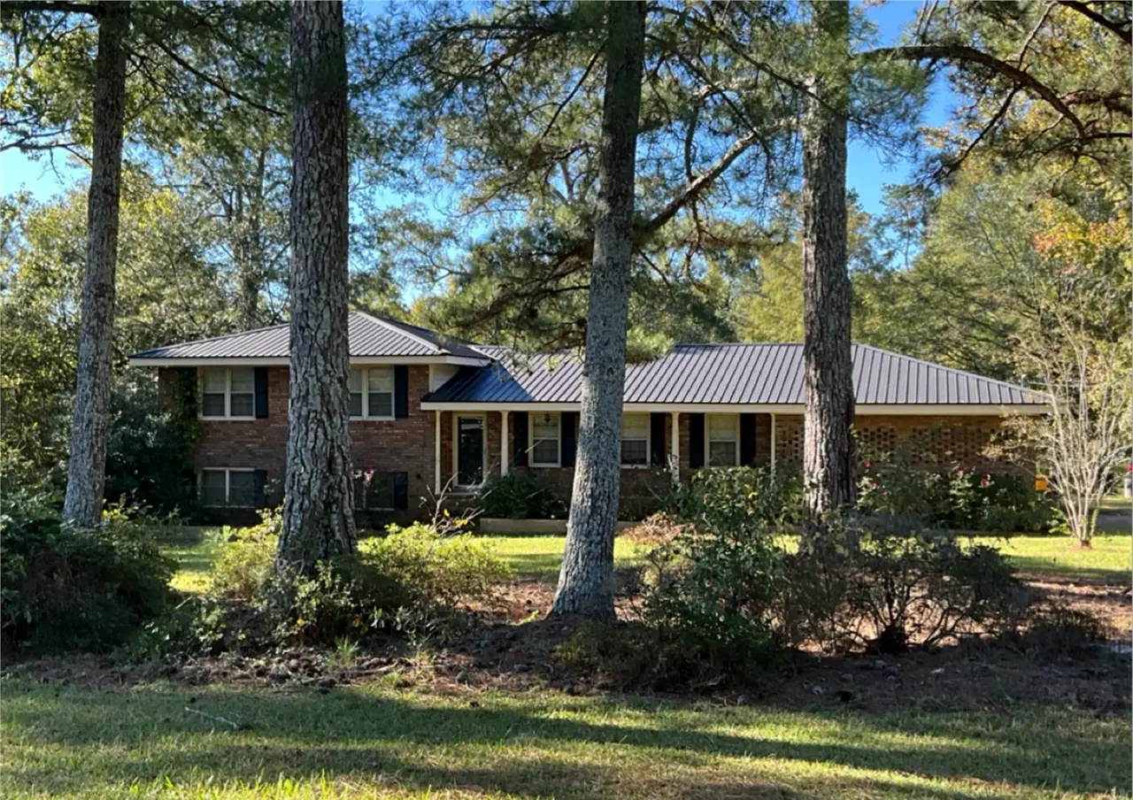 218 Lakeview Dr — photo 1 of 1