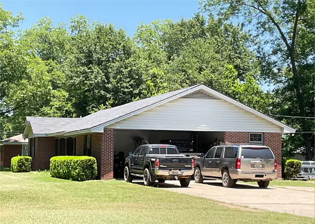 55 Robin Hood Rd