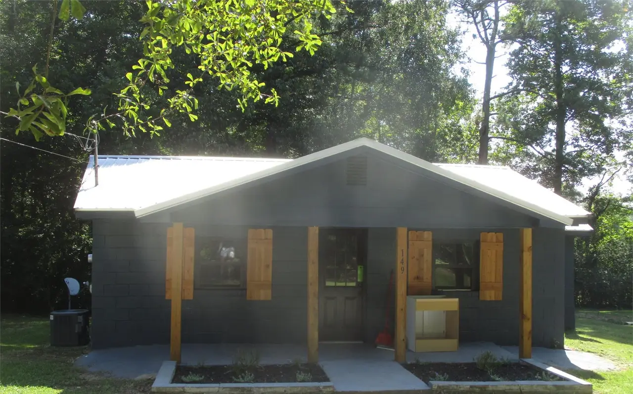 159 N Spring St — photo 1 of 2