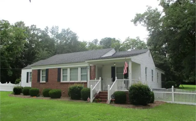 391 N North Main St