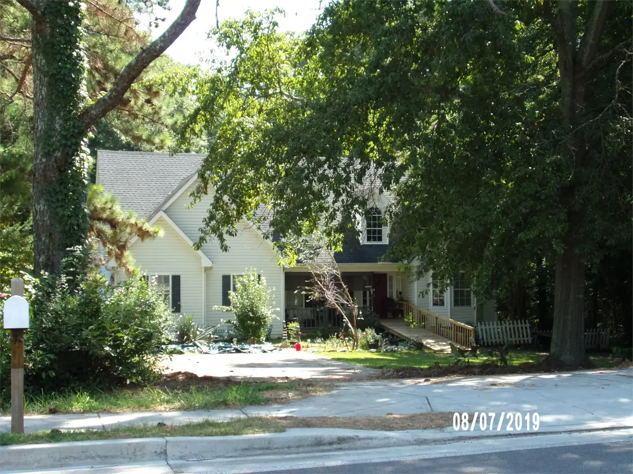 662 W Hightower Trl — photo 1 of 2