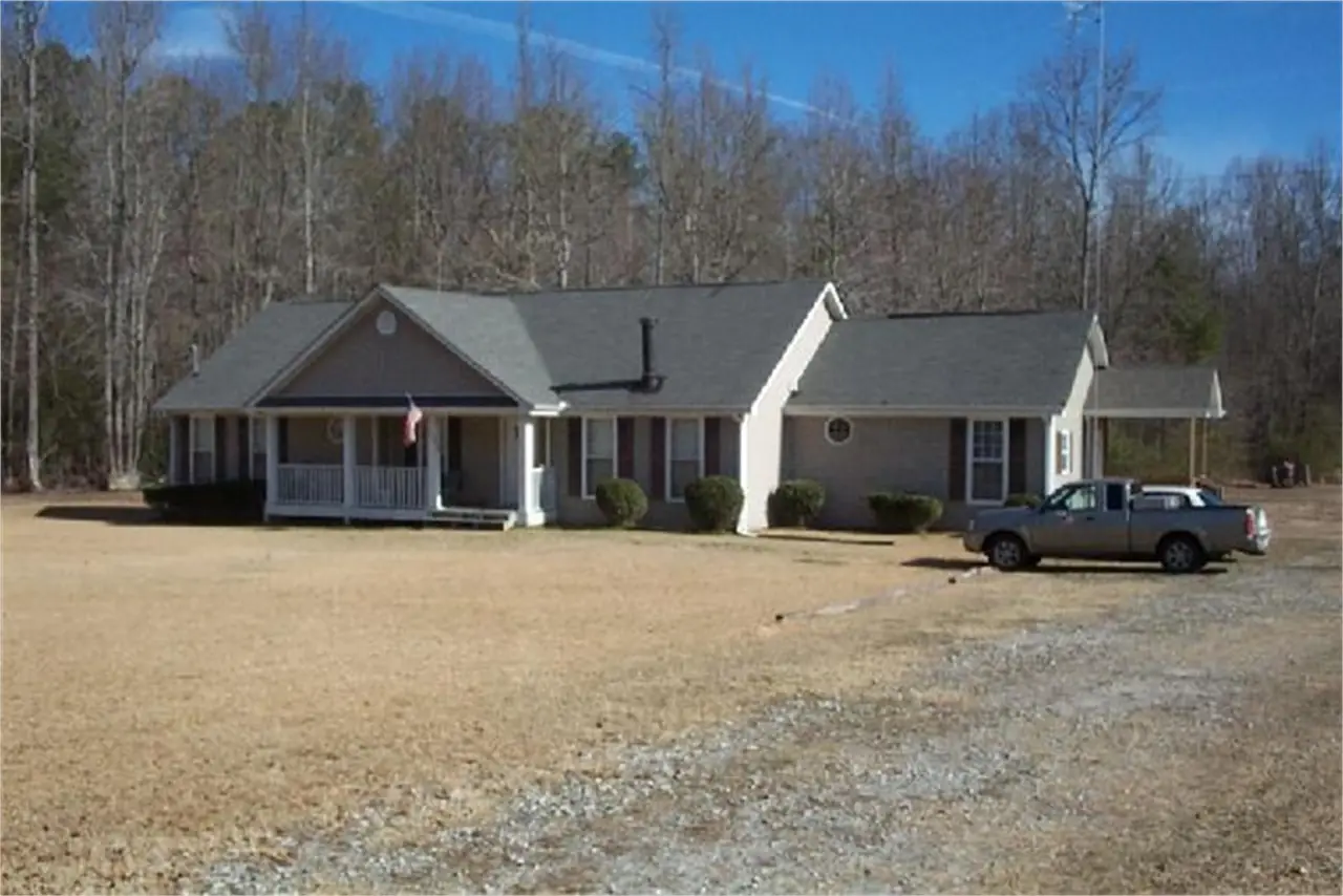 4635 Pedenville Rd — photo 1 of 2