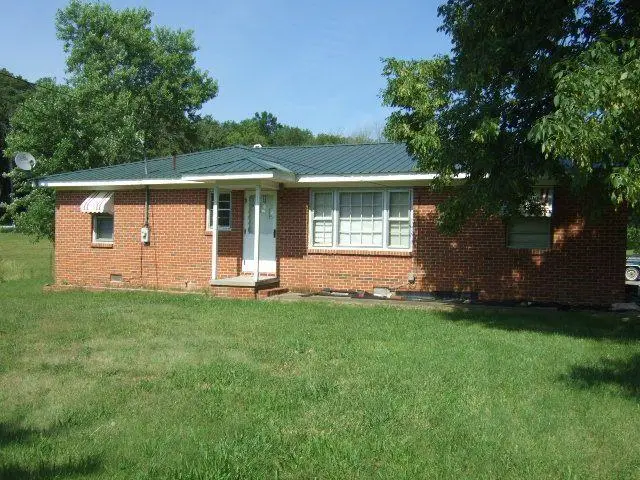 8020 Red Bud Rd NE — photo 1 of 1