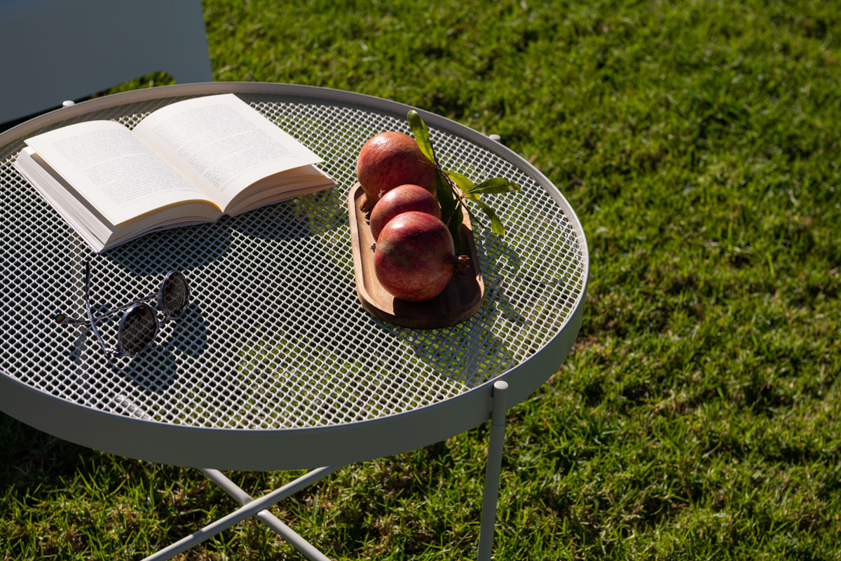 Table in the garden of Theros Residence