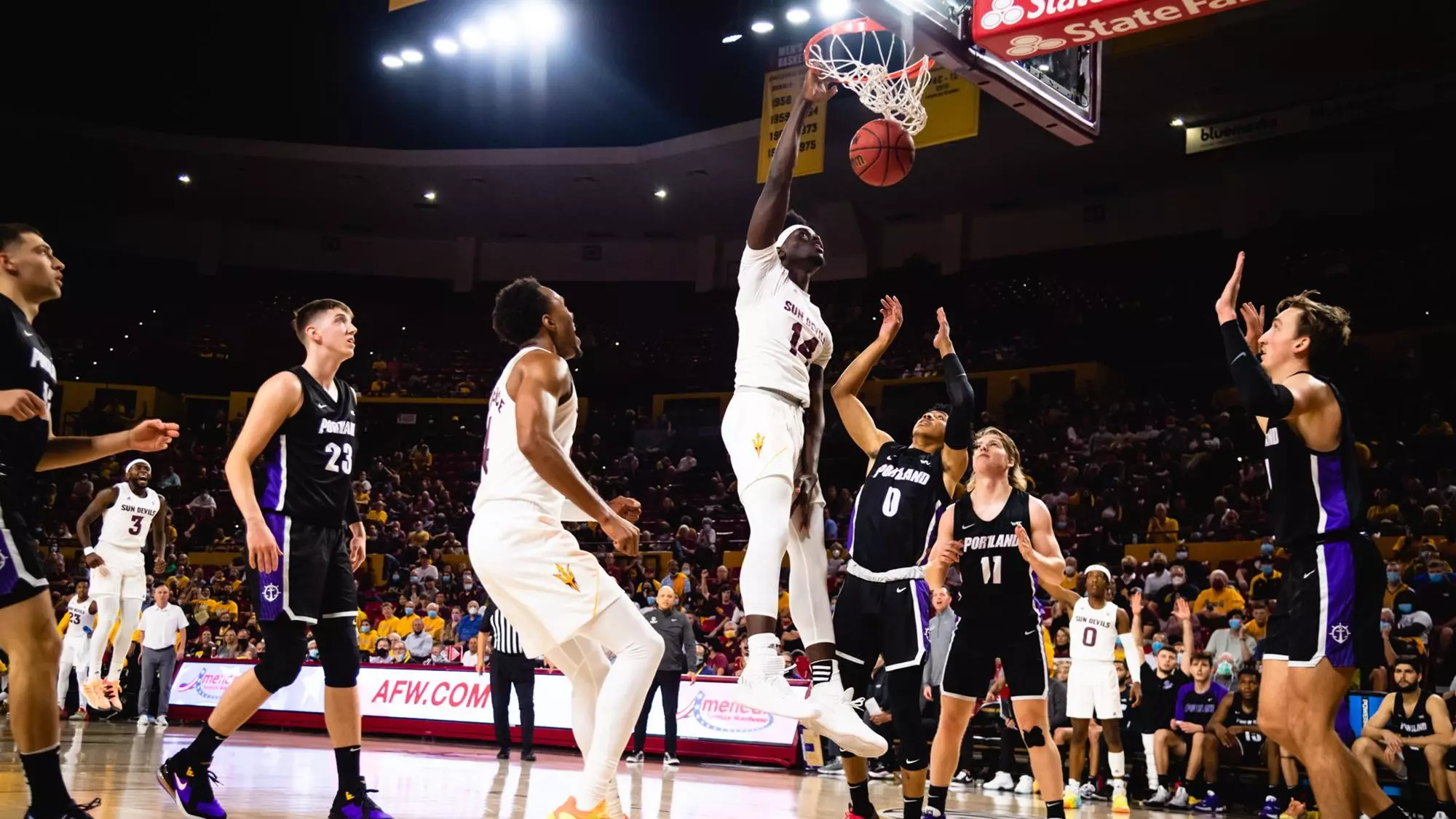 Enoch-Boakye-playing-basketball.webp