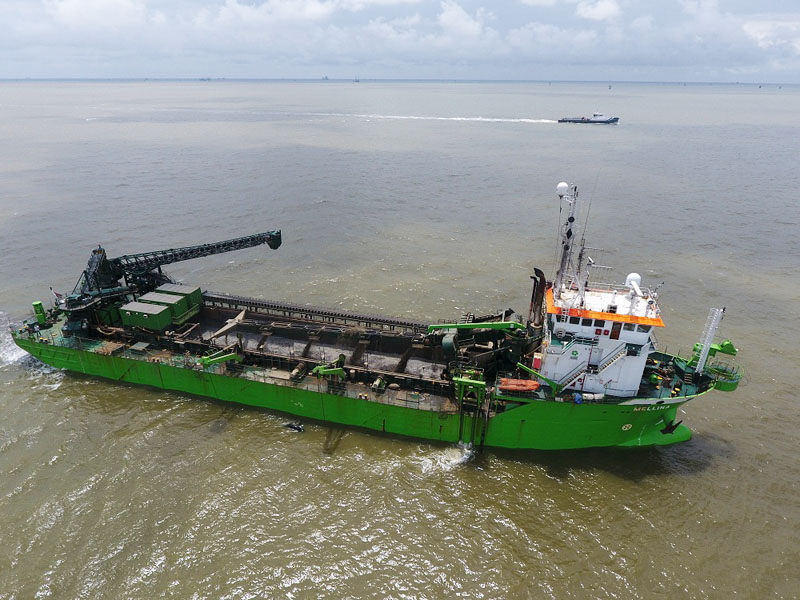 what does working coastal dredge