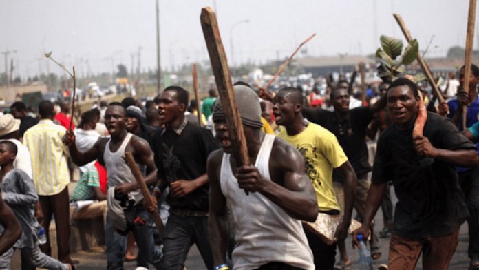 1cd40e0d mob kills Mob Kills Two in Kaduna over False Abduction Alarm