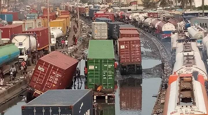 LASTMA and NPA demolish shanties impeding traffic to Apapa