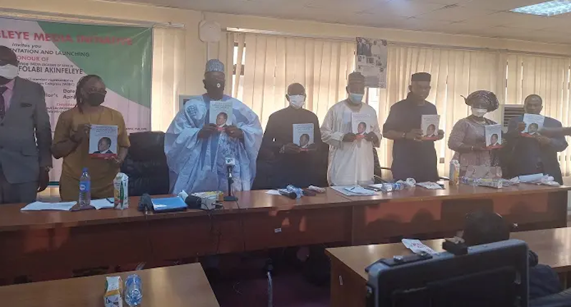 Media Leaders Honour Akinfeleye at Book Launch - Vimarsana News