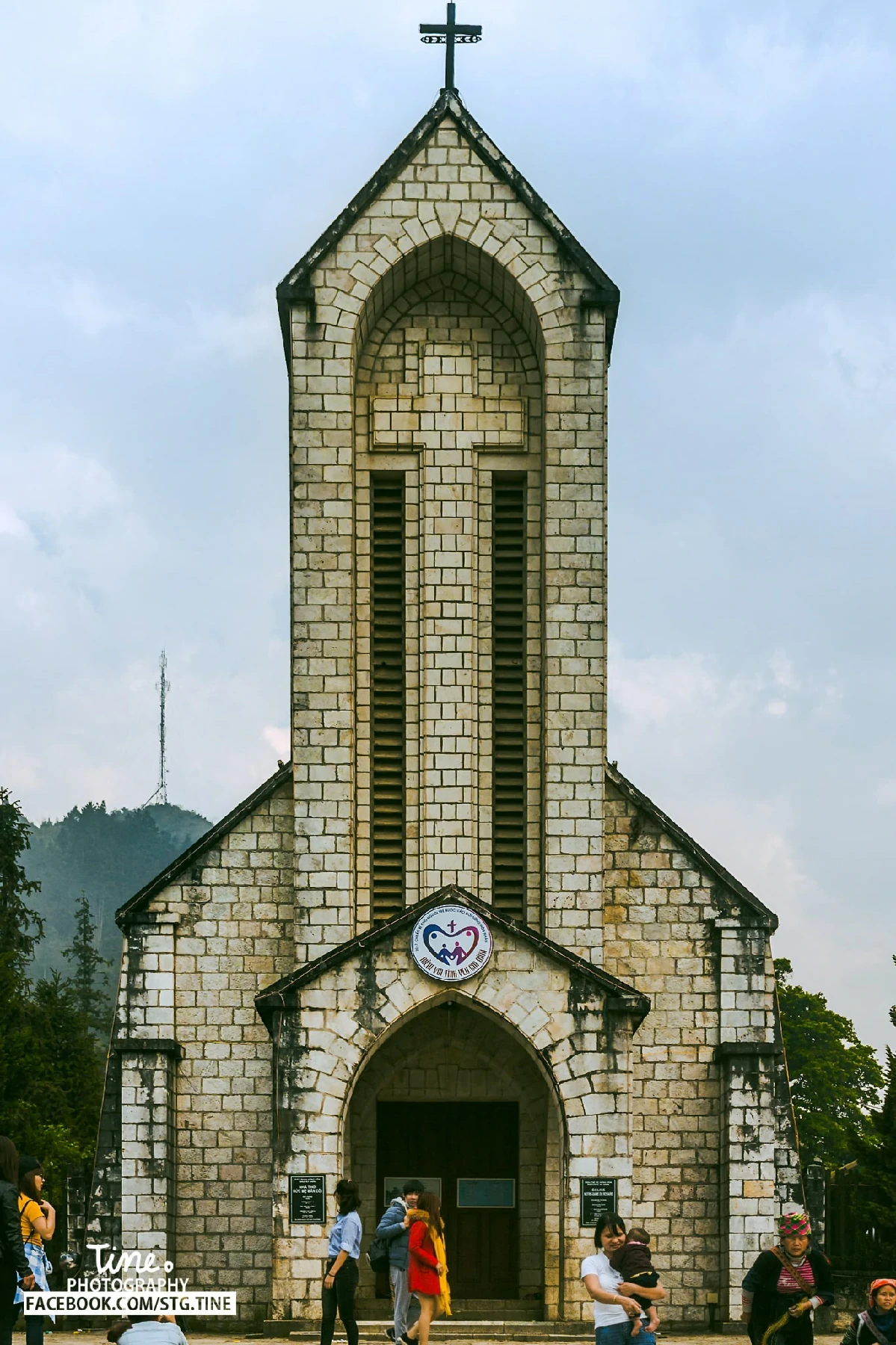 Thistine | Sittichok ouamsiri | church in Sapa Vietnam