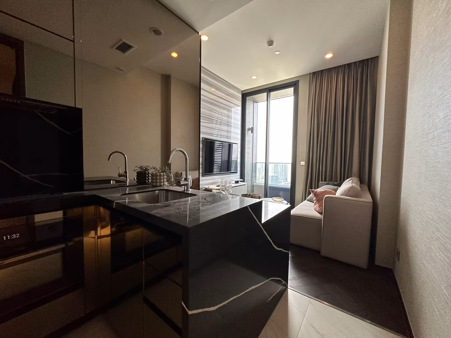 The ESSE Sukhumvit 36 - Image 3