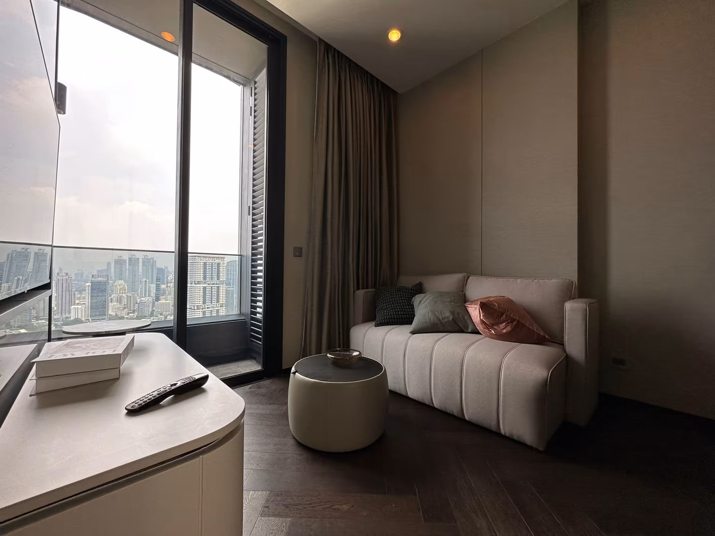 The ESSE Sukhumvit 36 - Image 2