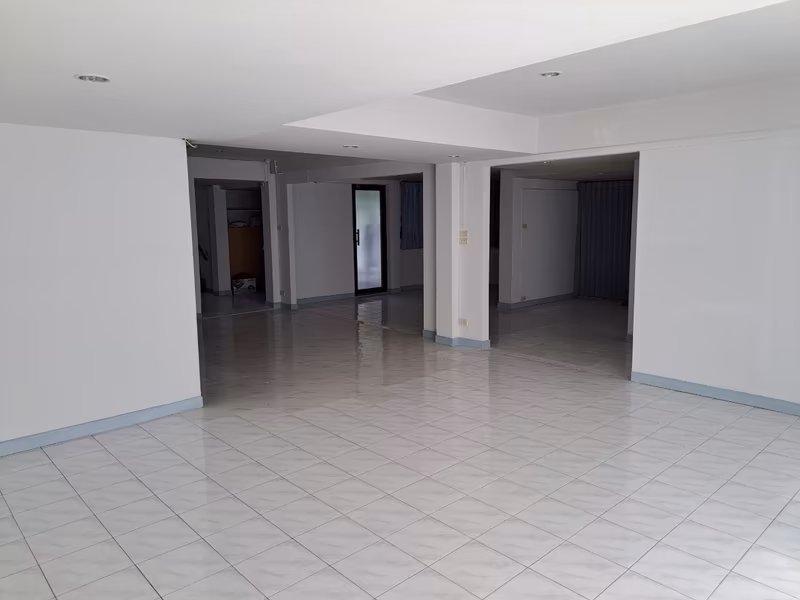 3 Bedroom House For Sale in Khlong Tan Nuea, Vadhana, Bangkok - Image 1