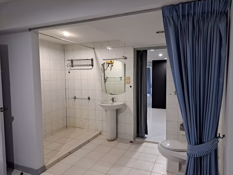 3 Bedroom House For Sale in Khlong Tan Nuea, Vadhana, Bangkok - Image 25