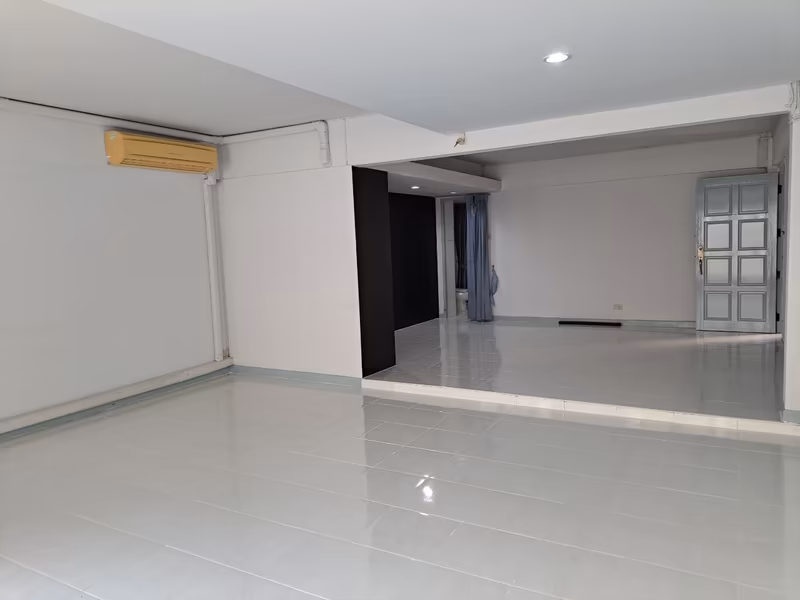 3 Bedroom House For Sale in Khlong Tan Nuea, Vadhana, Bangkok - Image 27