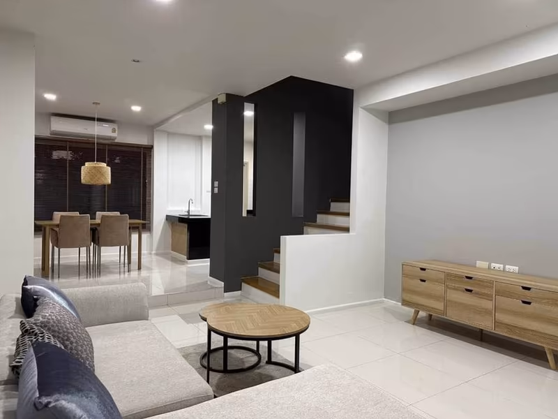 3 Bedroom Townhouse For Rent in Ban Waen, Hang Dong, Chiang Mai - Image 10