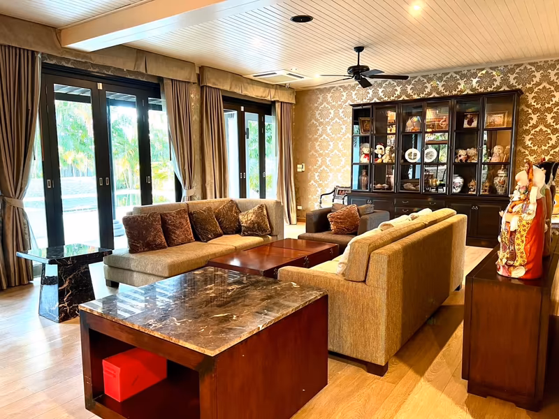 World Club Land - Image 2