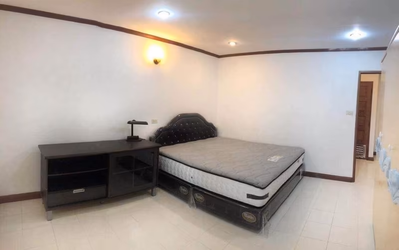 Aree Place Condominium - Image 2