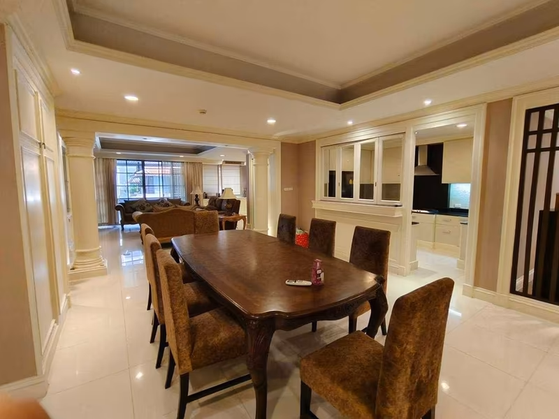 Premier Condominium - Image 3