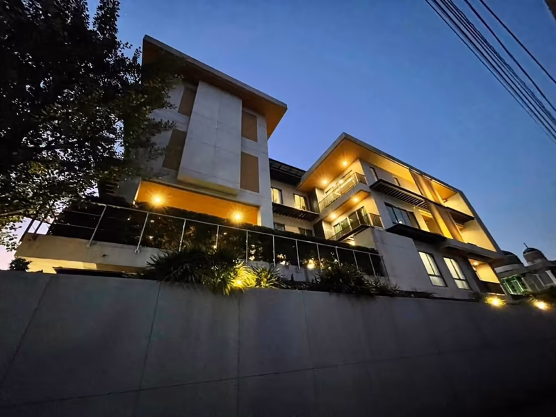 6 Bedroom House For Sale in Pathum Wan, Pathum Wan, Bangkok - Image 4